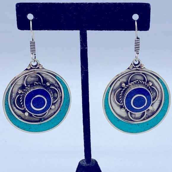 Tibetan Silver Round Disc Blue Lapis And Turquoise Inlay 1 1/2” Diameter - Picture 5 of 8